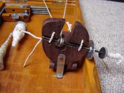 Charkha, mit Spindel und Antriebsriemen